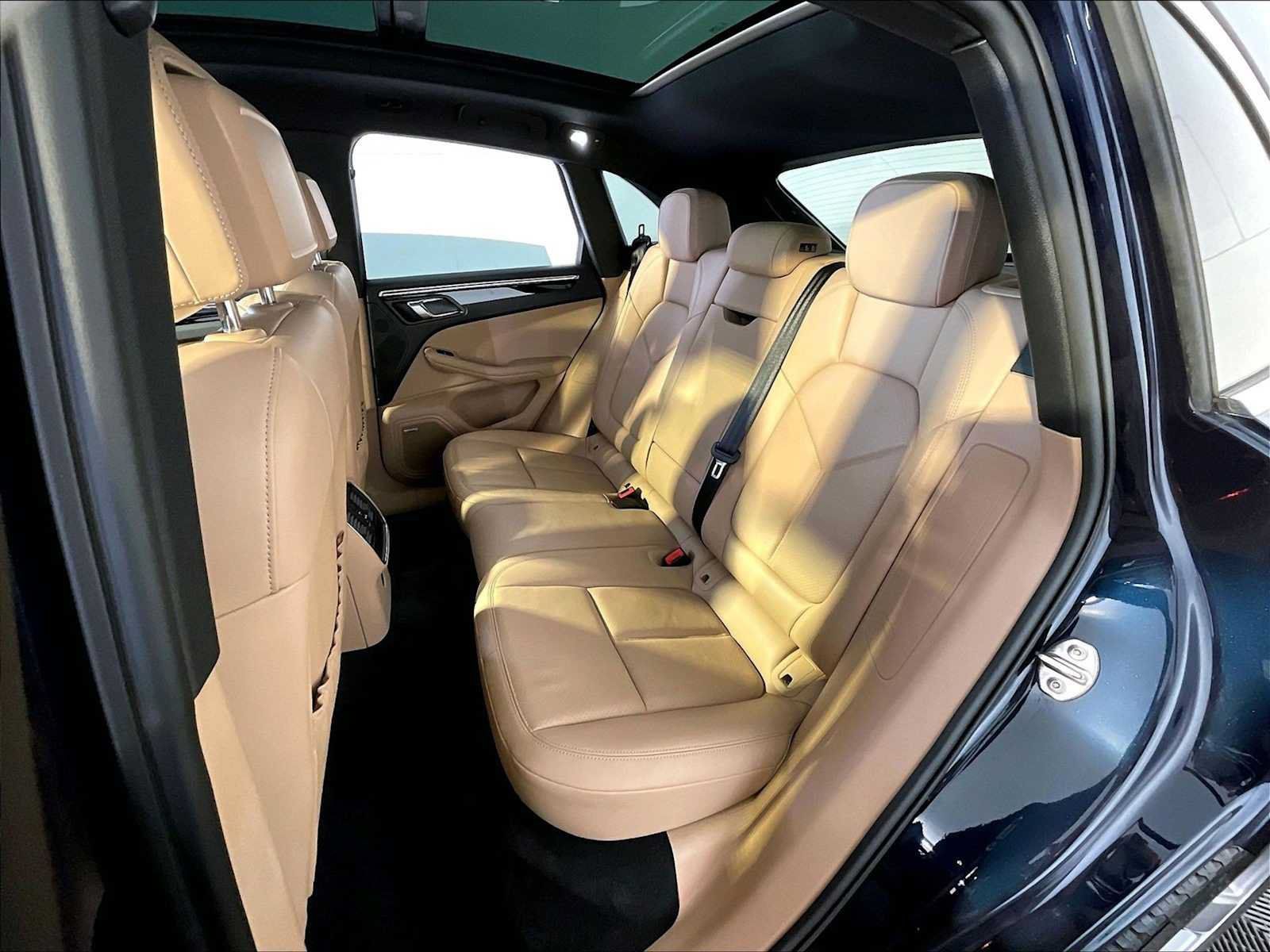 Certified 2021 Porsche Macan S w/ Premium Package Plus AWD/4WD image 24