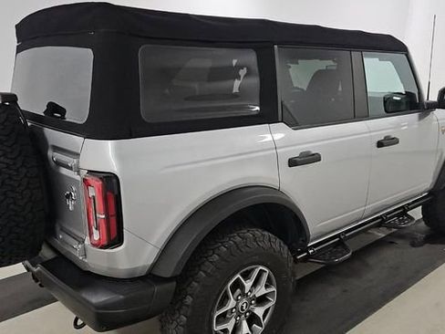 Used 2022 Ford Bronco Badlands image 2