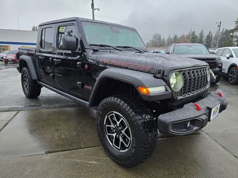 Used 2025 Jeep Gladiator Rubicon AWD/4WD image 3