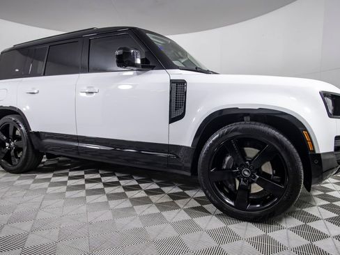 Used 2024 Land Rover Defender 110 X-Dynamic SE AWD/4WD image 11