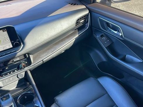 Used 2021 Nissan Rogue SL w/ Premium Package image 29