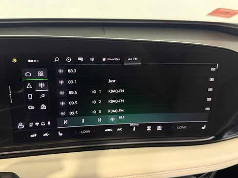 Used 2025 Audi A6 e-tron Premium w/ Convenience Package RWD image 17