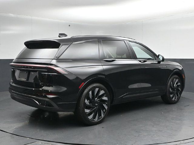 Certified 2026 Lincoln Nautilus Reserve w/ Jet Appearance Package AWD/4WD image 7