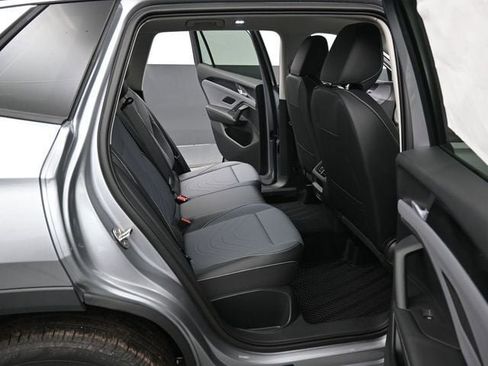 New 2026 Volkswagen Tiguan SE image 13