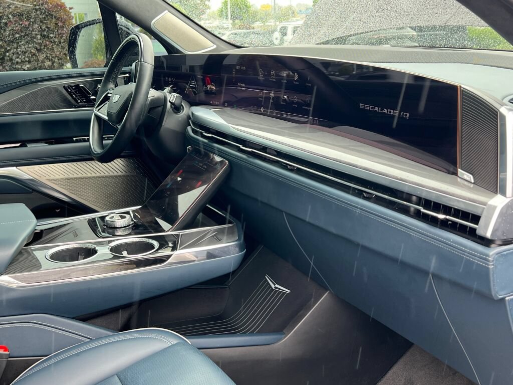 Used 2025 Cadillac Escalade IQ Luxury 2 AWD/4WD image 35