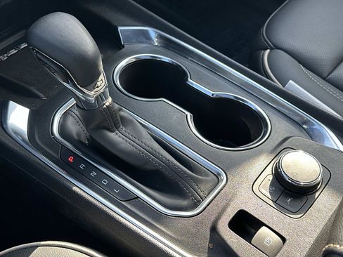 Certified 2023 Chevrolet Traverse Premier w/ Redline Edition image 32