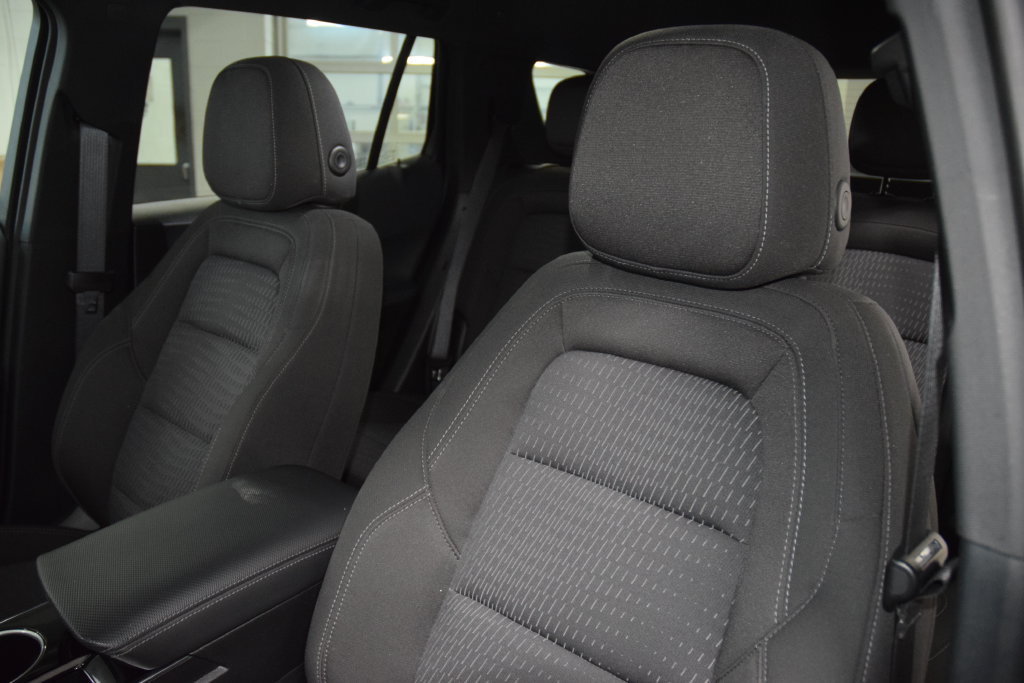 Used 2026 Chevrolet Equinox LT AWD/4WD image 38