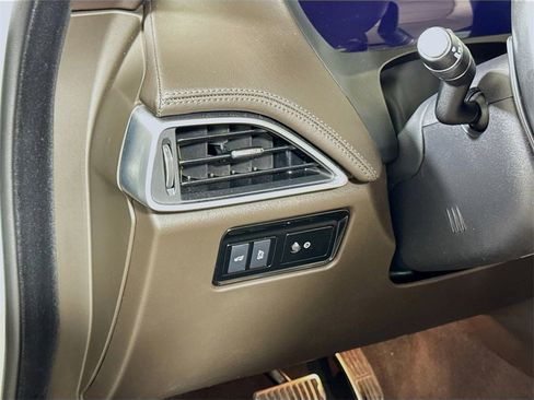 Used 2019 Jaguar F-PACE Prestige image 8