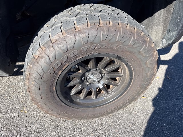 Used 2025 Toyota Tacoma TRD Off-Road AWD/4WD image 11