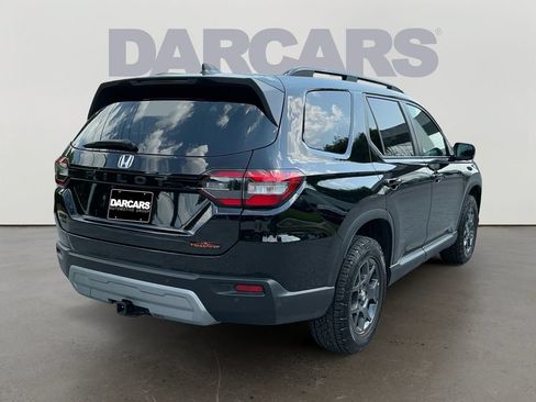 Used 2025 Honda Pilot TrailSport image 7
