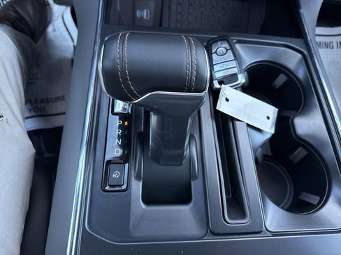 Used 2024 Ford F150 Lightning Lariat image 19