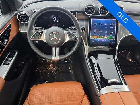 Used 2024 Mercedes-Benz GLC 300 4MATIC image 13