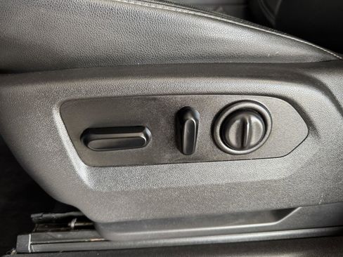 Used 2019 GMC Sierra 1500 SLT image 23