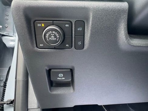 Used 2025 Ford Expedition Tremor AWD/4WD image 27