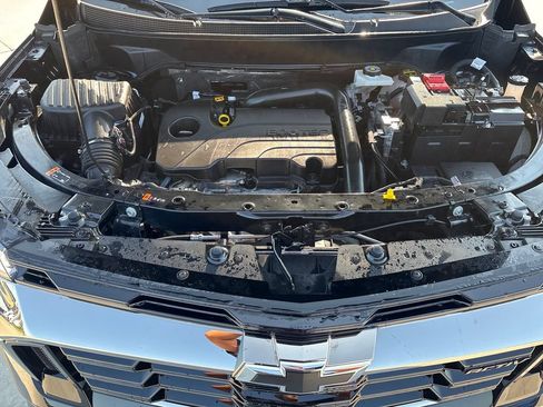 Used 2025 Chevrolet Equinox ACTIV AWD/4WD image 29
