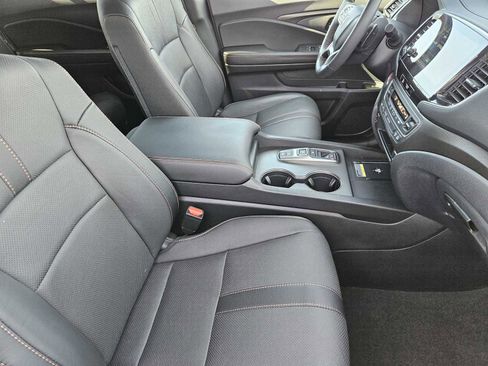 Used 2024 Honda Passport TrailSport image 14