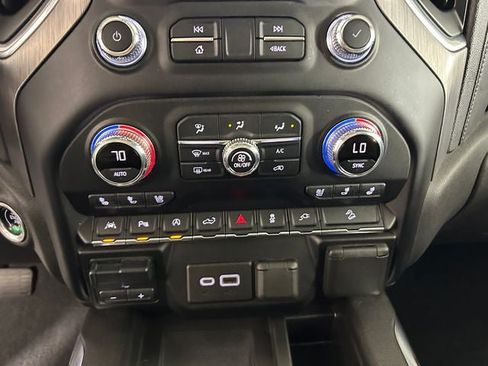 Used 2020 GMC Sierra 1500 Denali w/ Technology Package AWD/4WD image 24