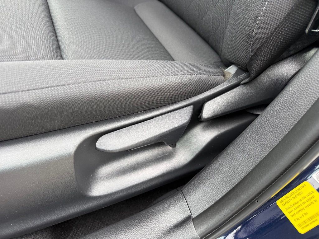 Used 2025 Toyota Corolla LE FWD image 15