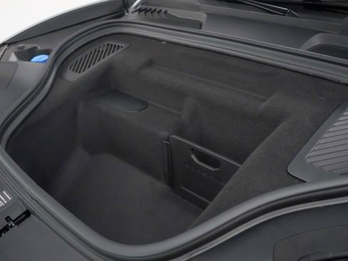 New 2025 Porsche Macan 4S Electric image 15