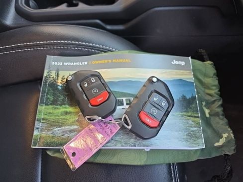 Used 2023 Jeep Wrangler Unlimited Sahara w/ Cold Weather Group image 11