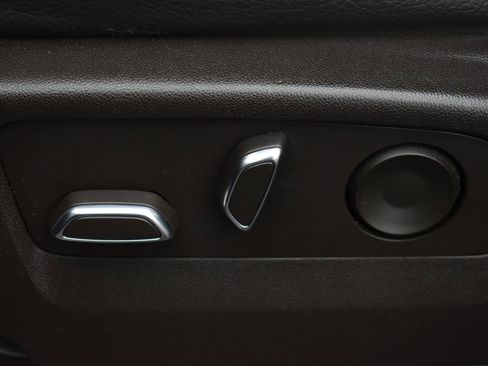 Used 2022 GMC Yukon XL Denali image 14