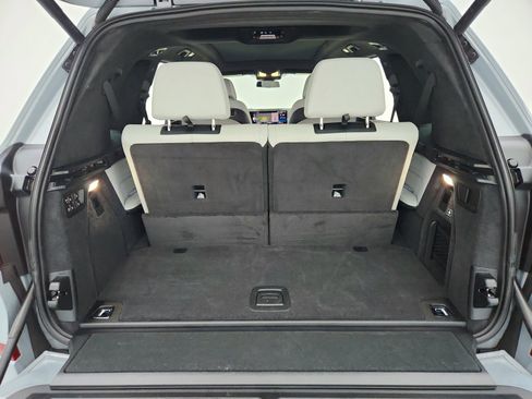 Used 2024 BMW X7 xDrive40i w/ M Sport Package image 32