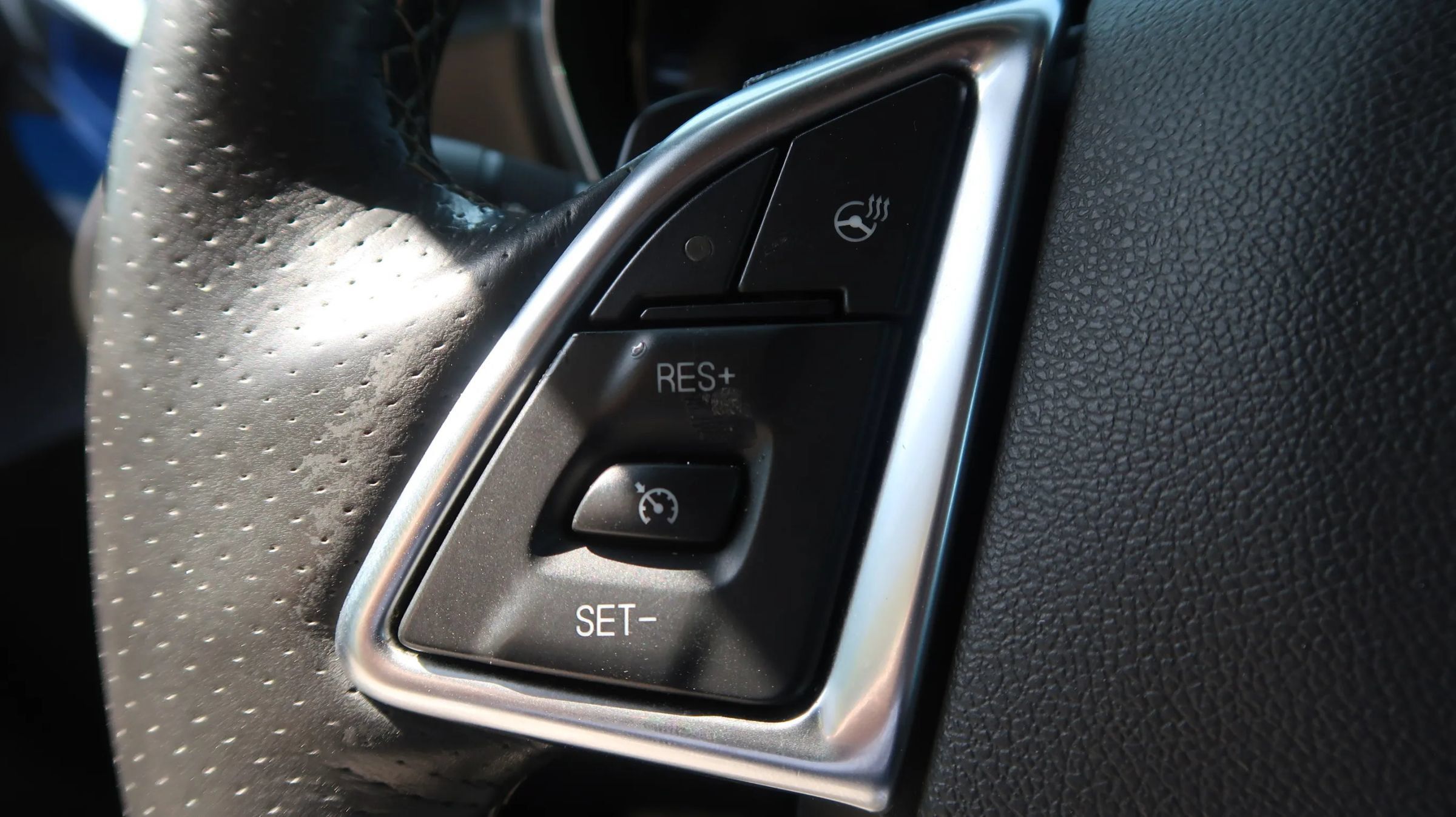 Used 2018 Chevrolet Camaro SS RWD image 32