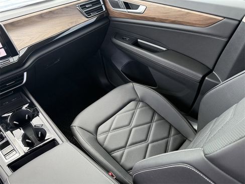 New 2026 Volkswagen Atlas SE image 28