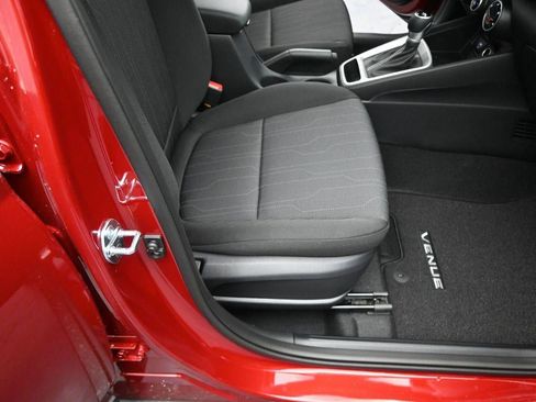 New 2026 Hyundai Venue SE image 32