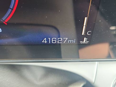 Used 2025 Chevrolet Trax LT FWD image 16