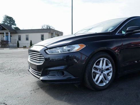Used 2016 Ford Fusion SE w/ Equipment Group 202A image 27