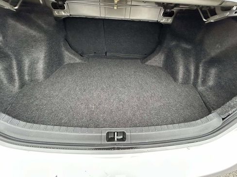 Used 2017 Toyota Corolla LE image 16