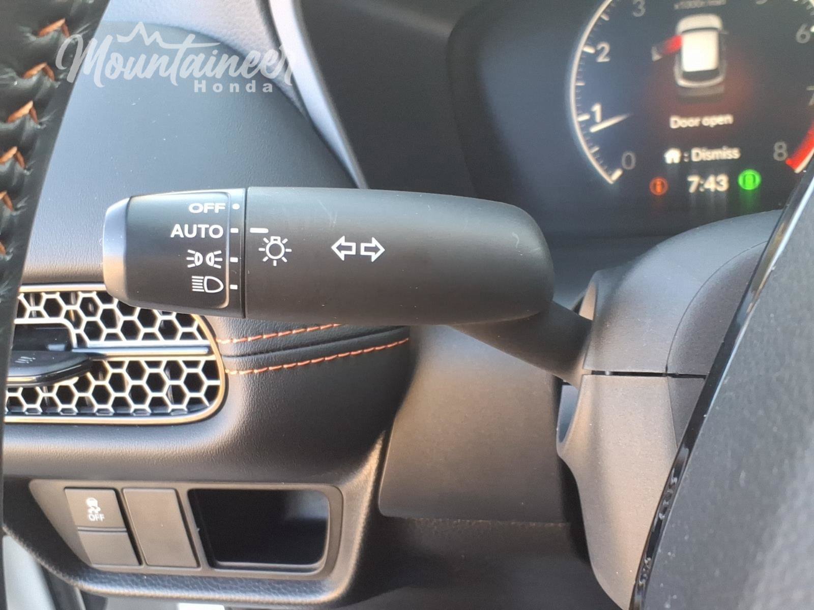 Used 2025 Honda HR-V Sport image 32