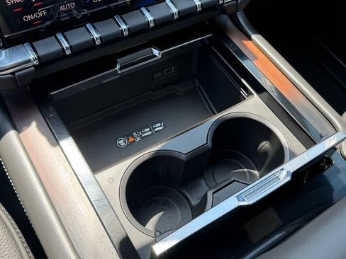 New 2026 GMC Yukon Denali AWD/4WD image 18