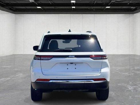 Certified 2023 Jeep Grand Cherokee Limited AWD/4WD image 6