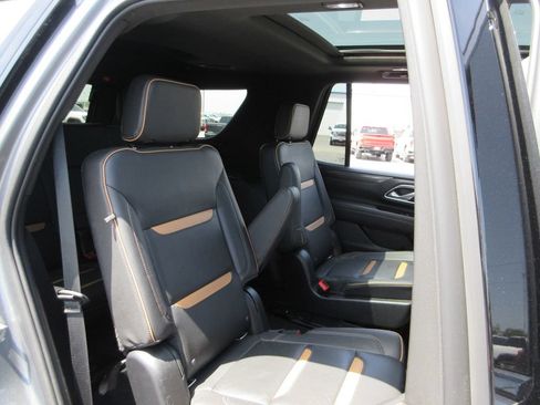 Certified 2021 GMC Yukon AT4 w/ AT4 Premium Plus Package AWD/4WD image 30