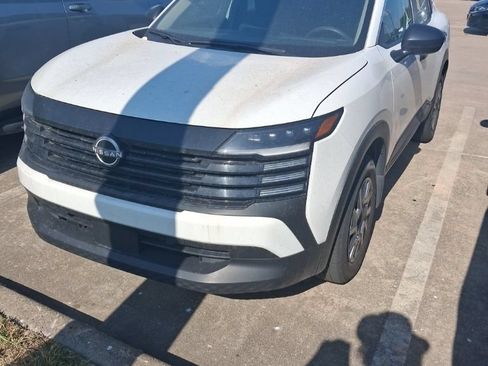 Used 2025 Nissan Kicks S FWD image 4