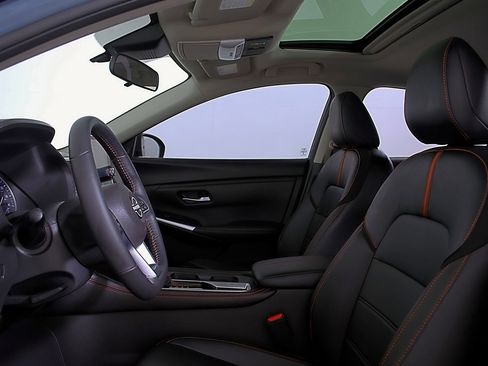 Used 2024 Nissan Sentra SR w/ SR Premium Package image 21