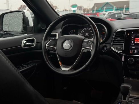 Used 2020 Jeep Grand Cherokee Altitude image 24
