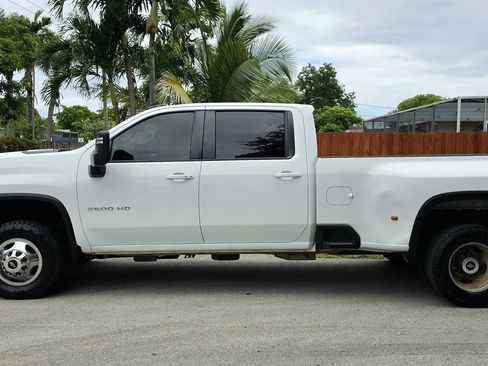 Used 2022 Chevrolet Silverado 3500 LT w/ Convenience Package AWD/4WD image 8