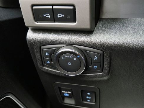 Used 2018 Ford F150 Lariat w/ Equipment Group 502A Luxury AWD/4WD image 27