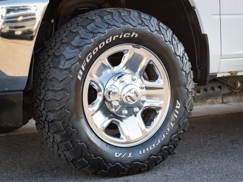 Used 2023 RAM 2500 Tradesman w/ Chrome Appearance Group image 11