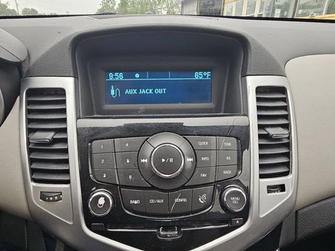 Used 2014 Chevrolet Cruze LS FWD image 20