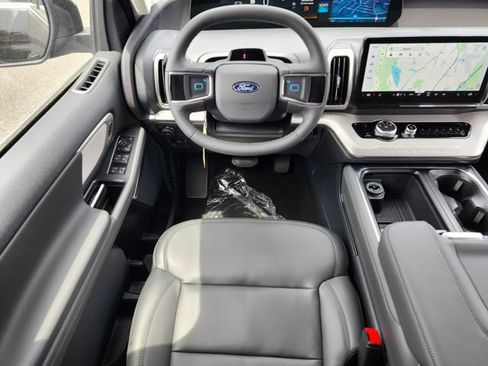 New 2026 Ford Expedition Active AWD/4WD image 13
