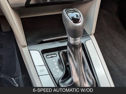 Used 2018 Hyundai Elantra SEL image 17