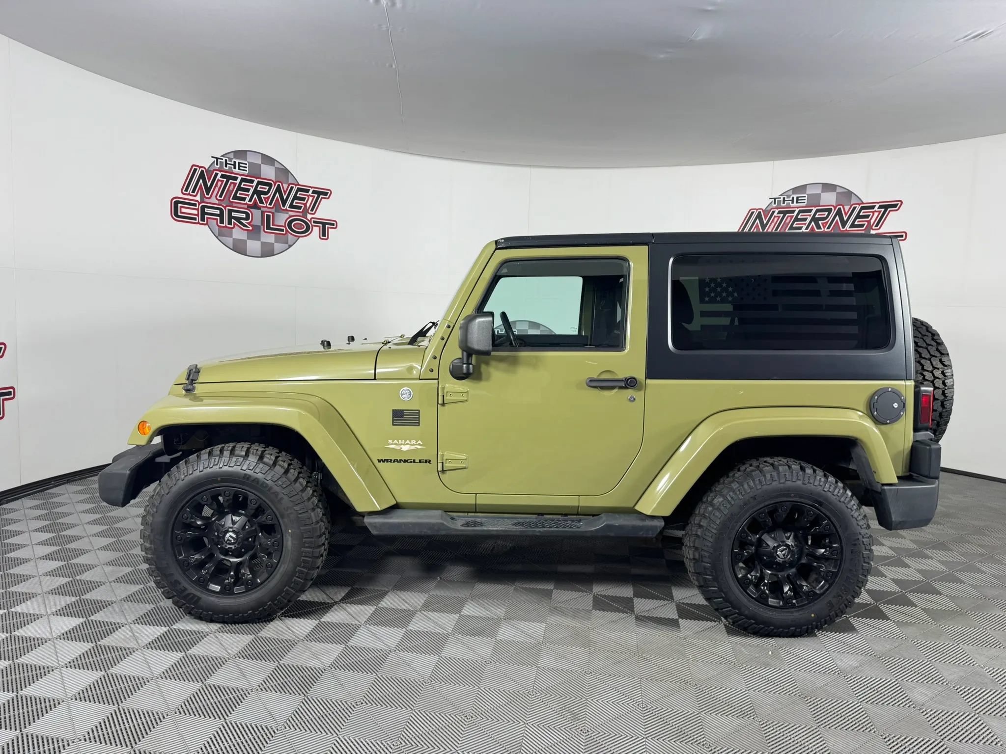Used 2013 Jeep Wrangler Sahara w/ Connectivity Group AWD/4WD image 4