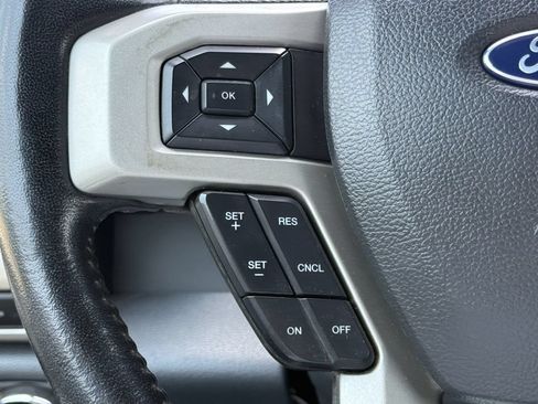 Used 2022 Ford F250 Lariat w/ Lariat Ultimate Package AWD/4WD image 12