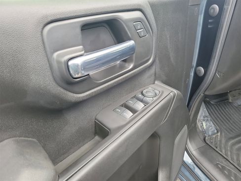 Used 2020 Chevrolet Silverado 2500 Custom w/ Custom Value Package image 19