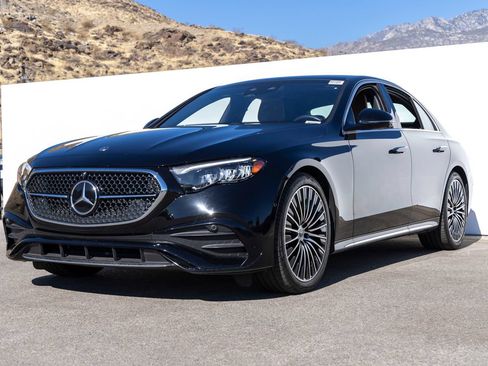 Used 2026 Mercedes-Benz E 350 4MATIC Sedan image 5