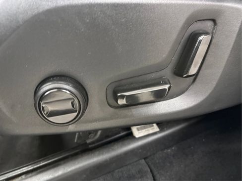 Used 2022 Volvo XC90 T6 Momentum w/ Climate Package image 25